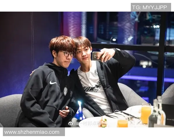 电竞新闻和平精英战术IG团队的全面压制策略与战斗协同分析